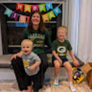 Meet your Posher, Dana